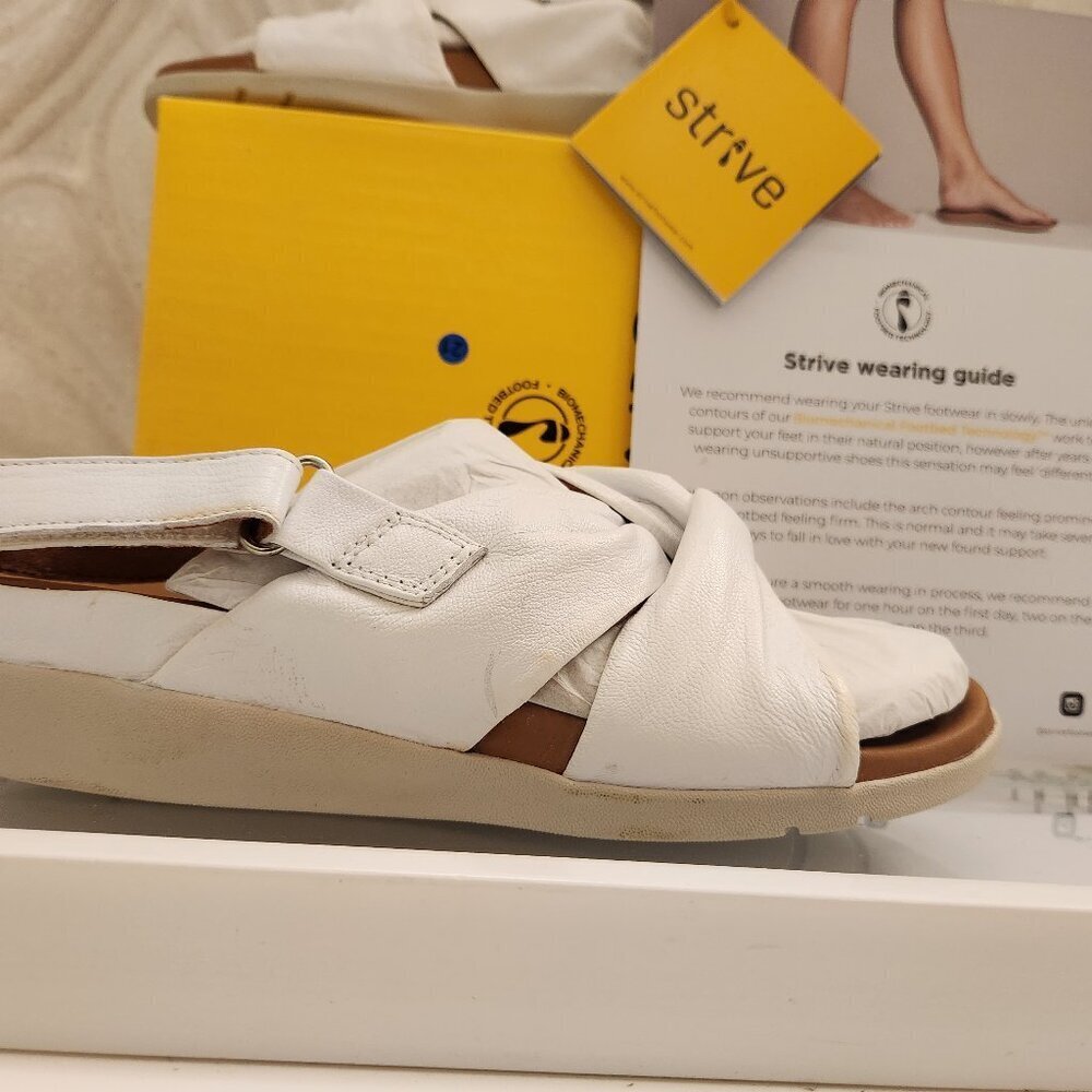 Strive Tahiti II White Leather Sandals. NIB. Size : Various